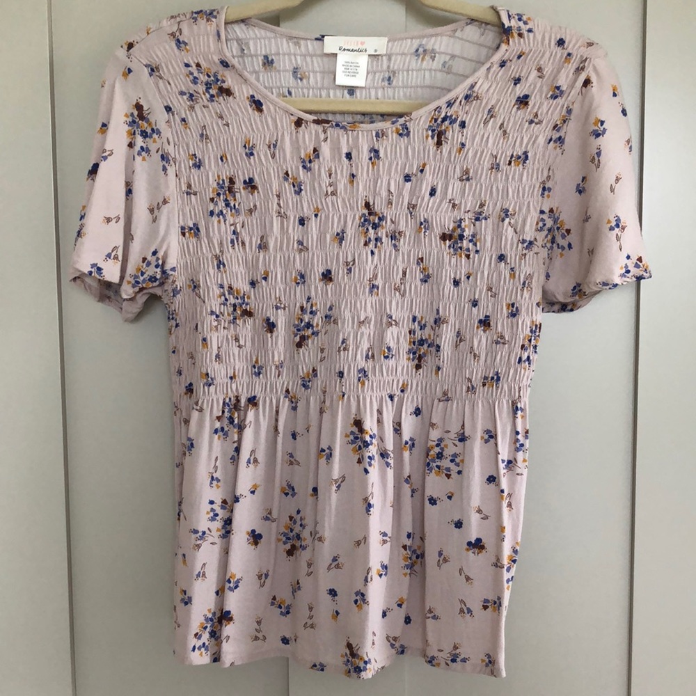 Floral Ruched Top size Small. - Picture 2 of 5